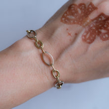 Load image into Gallery viewer, Vintage 8.5 inch Two-Tone Oval Cable-Link Bracelet