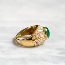 Load image into Gallery viewer, 18K Yellow Gold Diamond and Emerald Bombe Ring