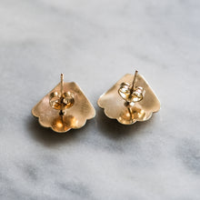 Load image into Gallery viewer, Vintage 14K Yellow Gold Seashell Earrings