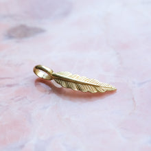 Load image into Gallery viewer, Vintage Feather Pendant