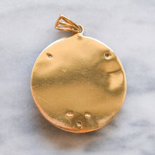 Load image into Gallery viewer, Vintage 14K Gold 3D Enamel Siamese Cat Pendant