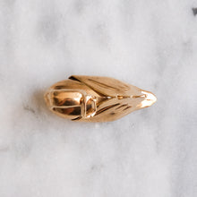 Load image into Gallery viewer, Vintage Graceful Swan Pendant