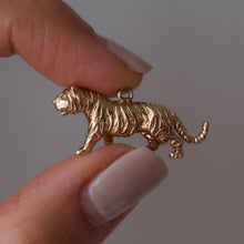 Load image into Gallery viewer, Vintage 9K Yellow Gold Tiger Charm Pendant