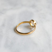 Load image into Gallery viewer, Antique Edwardian 18K Yellow Gold Moonstone Ring