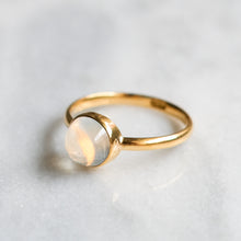 Load image into Gallery viewer, Antique Edwardian 18K Yellow Gold Moonstone Ring