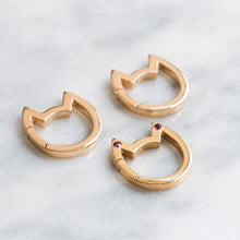 Load image into Gallery viewer, 18K Yellow Gold Eye of the Cat Connector with Ruby Tips