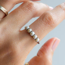 Load image into Gallery viewer, Vintage Half-Loop 5-Stone Pearl Ring