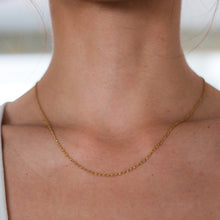 Load image into Gallery viewer, Vintage 17.5 inch 14K Yellow Gold Unoaerre Twist Rope Chain