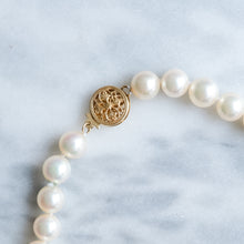 Load image into Gallery viewer, Vintage Estate 17 inch Cultured Pearl Strand