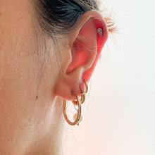 Load image into Gallery viewer, 14K Yellow Gold Round Hoop Earrings