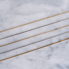 Load image into Gallery viewer, Vintage 20.5 inch 14K Yellow Gold Cable-Link Chain, 3.18g