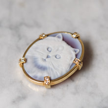 Load image into Gallery viewer, 18K Yellow Gold Carved Agate Cat Cameo Pendant
