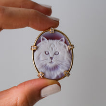 Load image into Gallery viewer, 18K Yellow Gold Carved Agate Cat Cameo Pendant