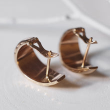 Load image into Gallery viewer, 14k Yellow Gold Tapered J-Hoop Earrings