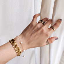 Load image into Gallery viewer, 7.5 inch 14k Yellow Gold Dainty Cultured Pearl Station Bracelet