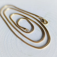 Load image into Gallery viewer, 17.5 inch 14K Yellow Gold Snake Chain