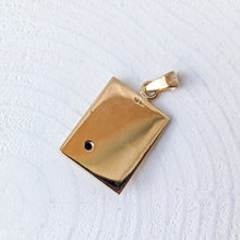 Load image into Gallery viewer, 14K Yellow Gold Engine-Turned Sapphire Sunset Pendant