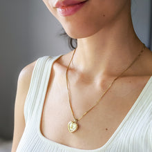 Load image into Gallery viewer, 9K Yellow Gold Heart Shaped Four Leaf Clover Locket