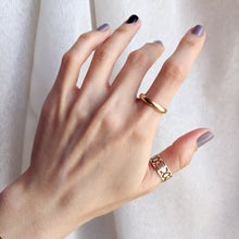 Load image into Gallery viewer, 14K Yellow Gold Plain Stacking Band Size US 8 / UK P.5