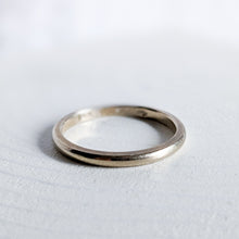 Load image into Gallery viewer, 14K White Gold Coronation Stacking Band Size US 7 / N.5