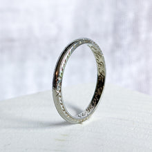 Load image into Gallery viewer, 18K White Gold Etched Belais Band Size US 6.5 / UK M.5
