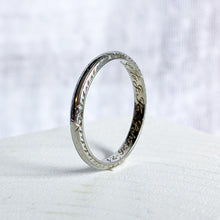 Load image into Gallery viewer, 18K White Gold Etched Belais Band Size US 6.5 / UK M.5