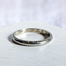 Load image into Gallery viewer, 18K White Gold Etched Belais Band Size US 6.5 / UK M.5