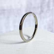 Load image into Gallery viewer, 14K White Gold Plain ArtCarved Band Size US 6.75 / UK N