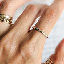 Load image into Gallery viewer, 14K White Gold Plain ArtCarved Band Size US 6.75 / UK N