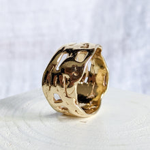 Load image into Gallery viewer, 14K Yellow Gold Openwork Band Size US 8.5 / UK Q.5