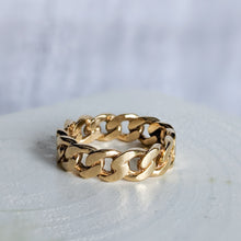 Load image into Gallery viewer, 18K Yellow Gold Curb-Link Ring Size UK K.5 / US 5.5