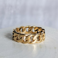 Load image into Gallery viewer, 18K Yellow Gold Curb-Link Ring Size UK K.5 / US 5.5