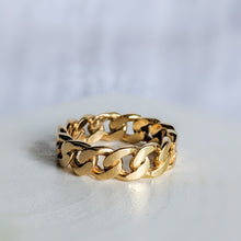 Load image into Gallery viewer, 18K Yellow Gold Curb-Link Ring Size UK K.5 / US 5.5