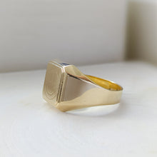 Load image into Gallery viewer, Vintage 14K Yellow Gold Square Smiley Signet Ring