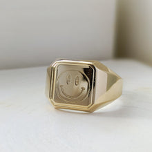 Load image into Gallery viewer, Vintage 14K Yellow Gold Square Smiley Signet Ring