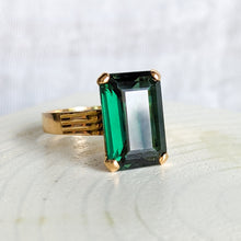 Load image into Gallery viewer, 18K Yellow Gold Synthetic Green Spinel Ring US 7 / UK N