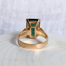 Load image into Gallery viewer, 18K Yellow Gold Synthetic Green Spinel Ring US 7 / UK N