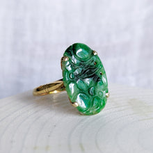 Load image into Gallery viewer, Art Deco 18K Yellow Gold Hand Carved Jade Ring US 8.75 / UK R
