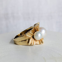 Load image into Gallery viewer, Vintage 14K Yellow Gold 3 Pearl Ring US 3.75 / UK H