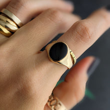 Load image into Gallery viewer, Antique 14K Yellow Gold Onyx Ring Size US 7.75 / UK P
