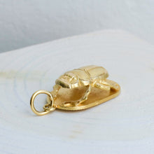 Load image into Gallery viewer, 18K Yellow Gold Scarab Beetle Pendant