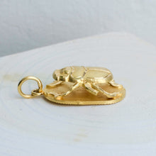 Load image into Gallery viewer, 18K Yellow Gold Scarab Beetle Pendant