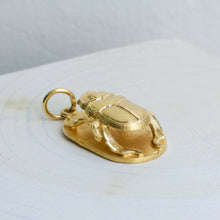 Load image into Gallery viewer, 18K Yellow Gold Scarab Beetle Pendant