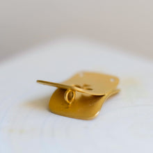 Load image into Gallery viewer, 18K Yellow Gold Diamond Ace of Clubs Pendant