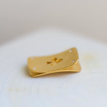 Load image into Gallery viewer, 18K Yellow Gold Diamond Ace of Clubs Pendant