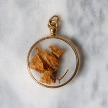 Load image into Gallery viewer, Antique 14K Yellow Gold Round Frame Glass Keepsake Locket with Dried Flower
