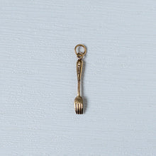 Load image into Gallery viewer, 9K Yellow Gold Fork Charm