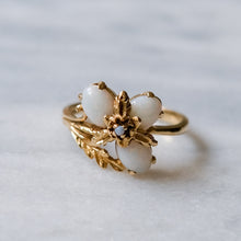 Load image into Gallery viewer, Vintage 14K Yellow Gold Opal Cluster Ring
