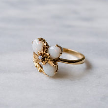 Load image into Gallery viewer, Vintage 14K Yellow Gold Opal Cluster Ring