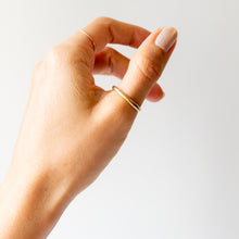 Load image into Gallery viewer, 18K Yellow Gold Plain Band US 9 / UK R.5